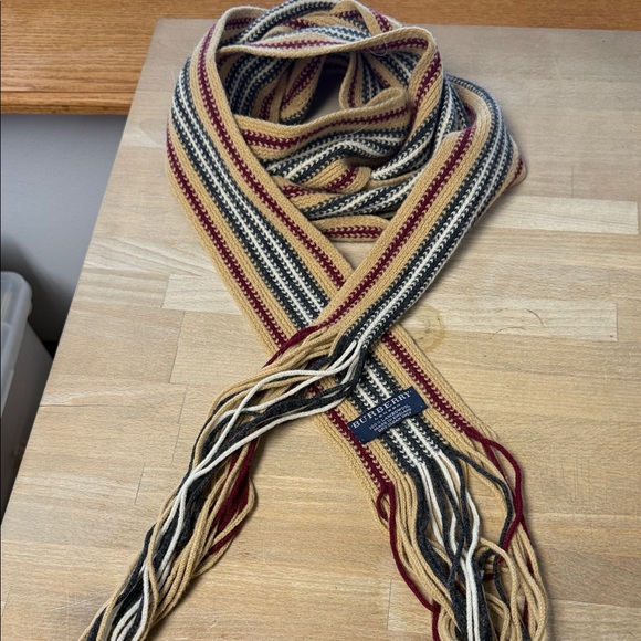 Authentic Long Skinny Burberry Wool Scarf with Fringe - Picture 6 of 7